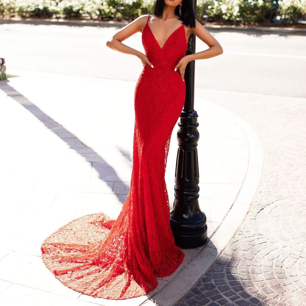 LUXE ASHANTI RED LACE V NECK GOWN